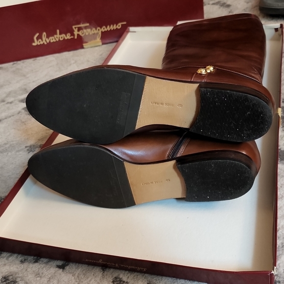Ferragamo tan leather boots size 8 - Picture 7 of 9